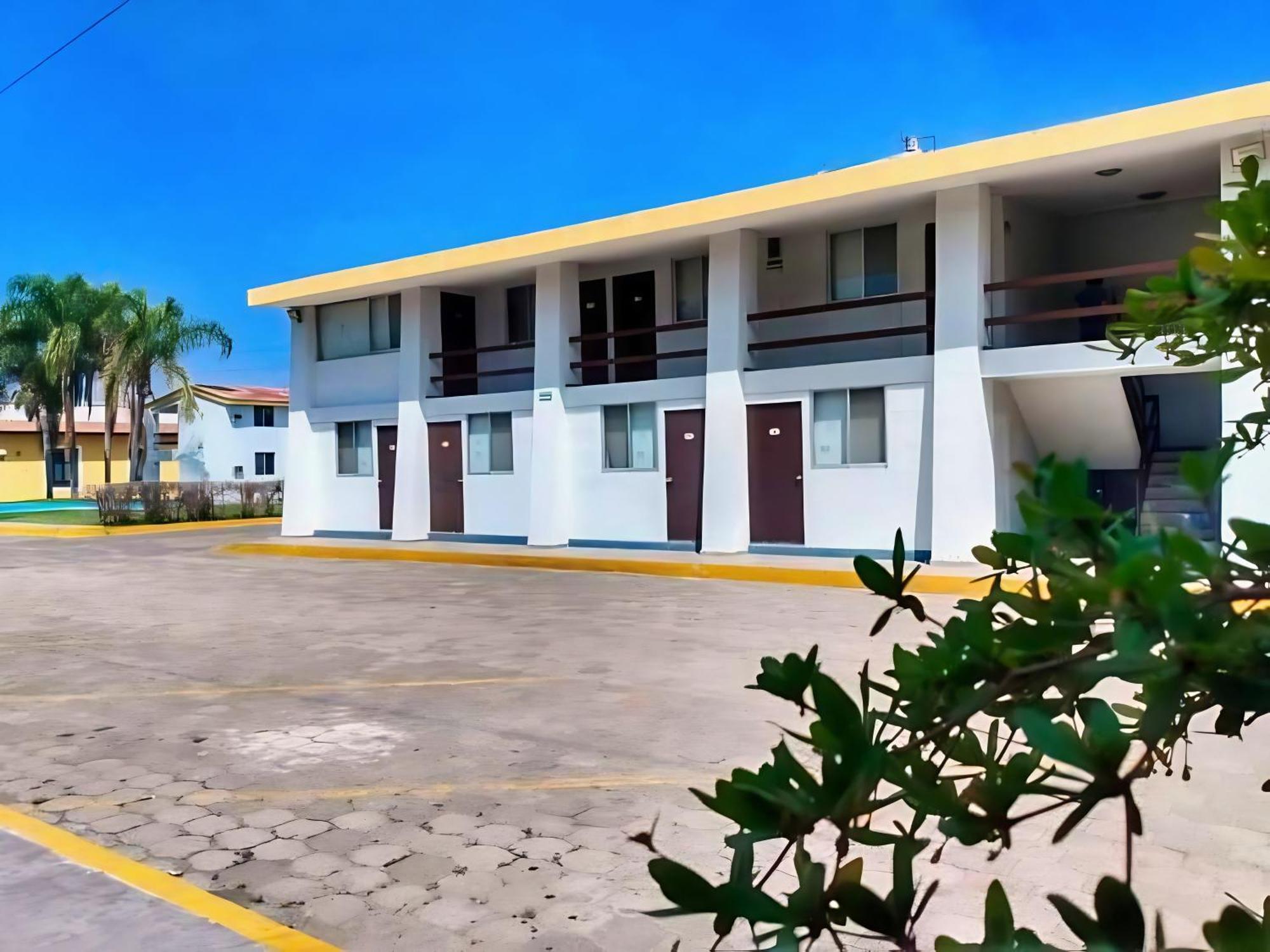 Hotel Jm Celaya  Bagian luar foto